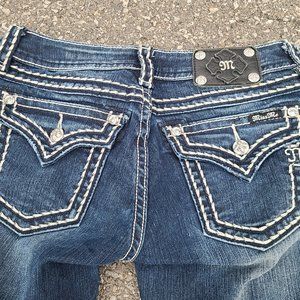 Miss Me women's size 29 x 30 signature boot fit jeans HEMMED womens BKE Buckle